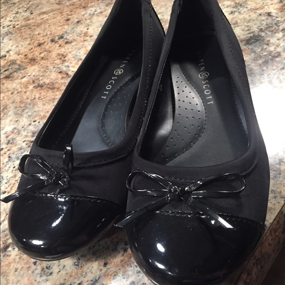 Black Flats - Comfortable - NWOT **